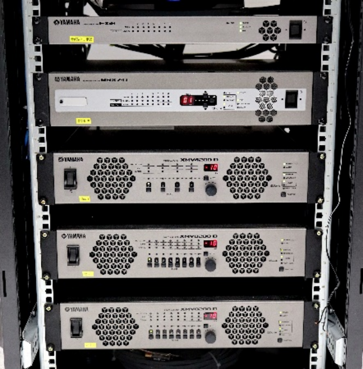 案例|包含VXH悬挂式扬声器在内的富联娱乐商用安装系统助力快时尚领域跨国公司打造宜人的办公会议环境